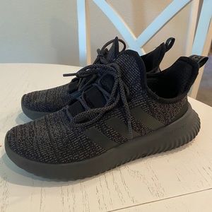 Boys Adidas Shoes Size 5